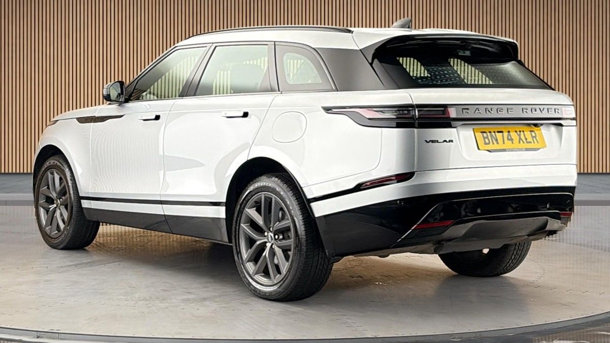 Land Rover Range Rover Velar Image 2
