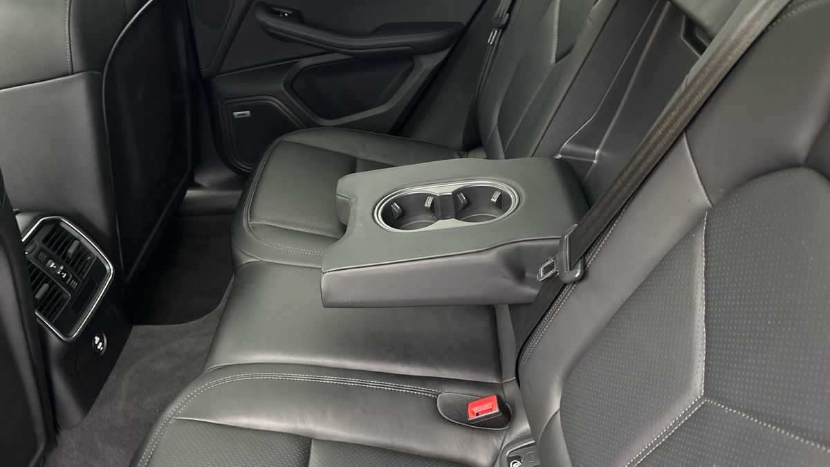 Porsche Macan Image 9