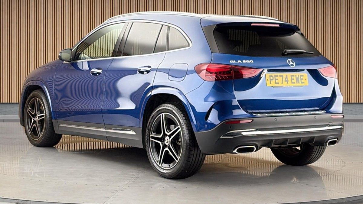 Mercedes-Benz GLA Image 2