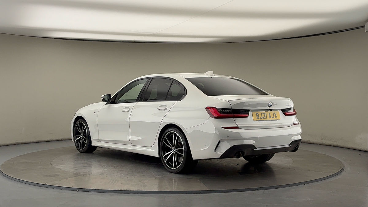 BMW 3 Series Image 2