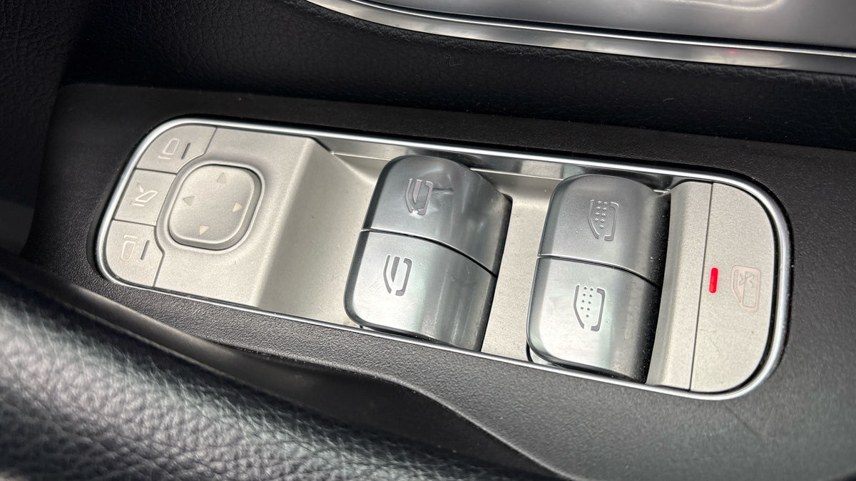 Mercedes-Benz GLS Image 29