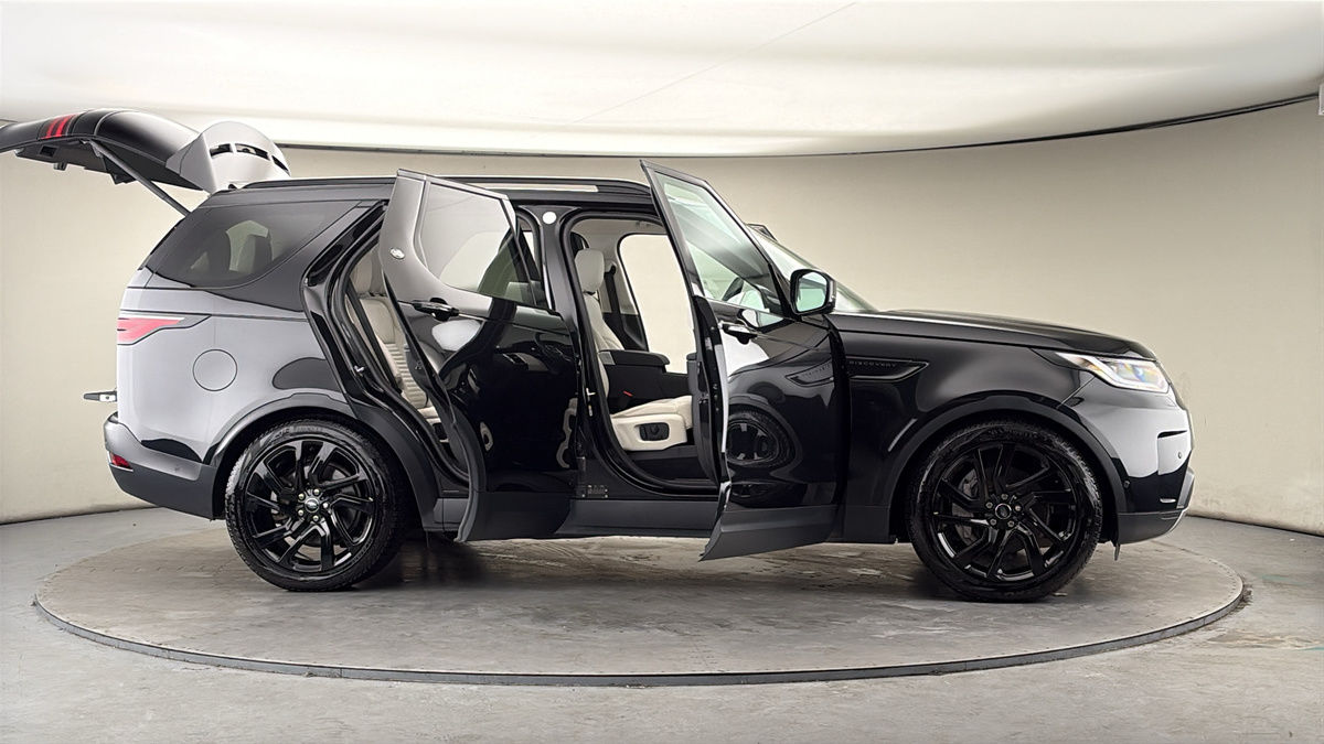 More views of Land Rover Discovery
