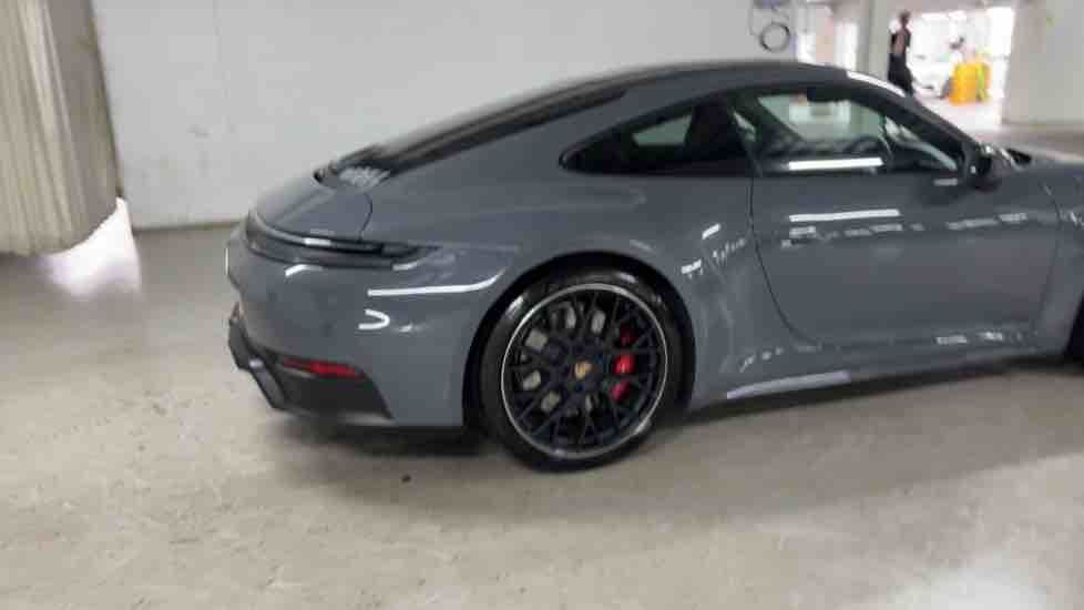 More views of Porsche 911