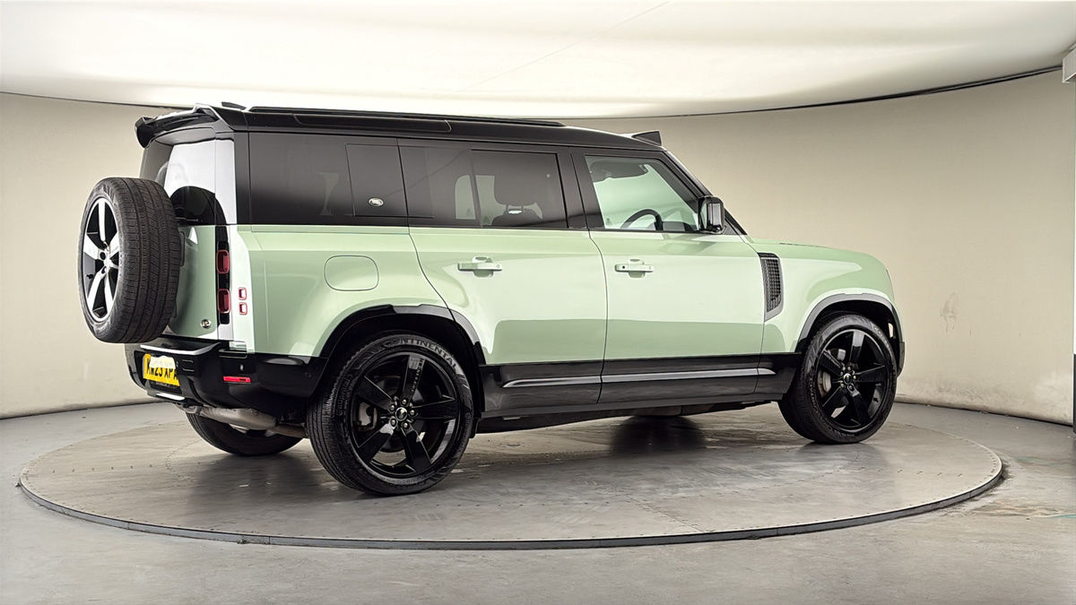 More views of Land Rover Defender 110