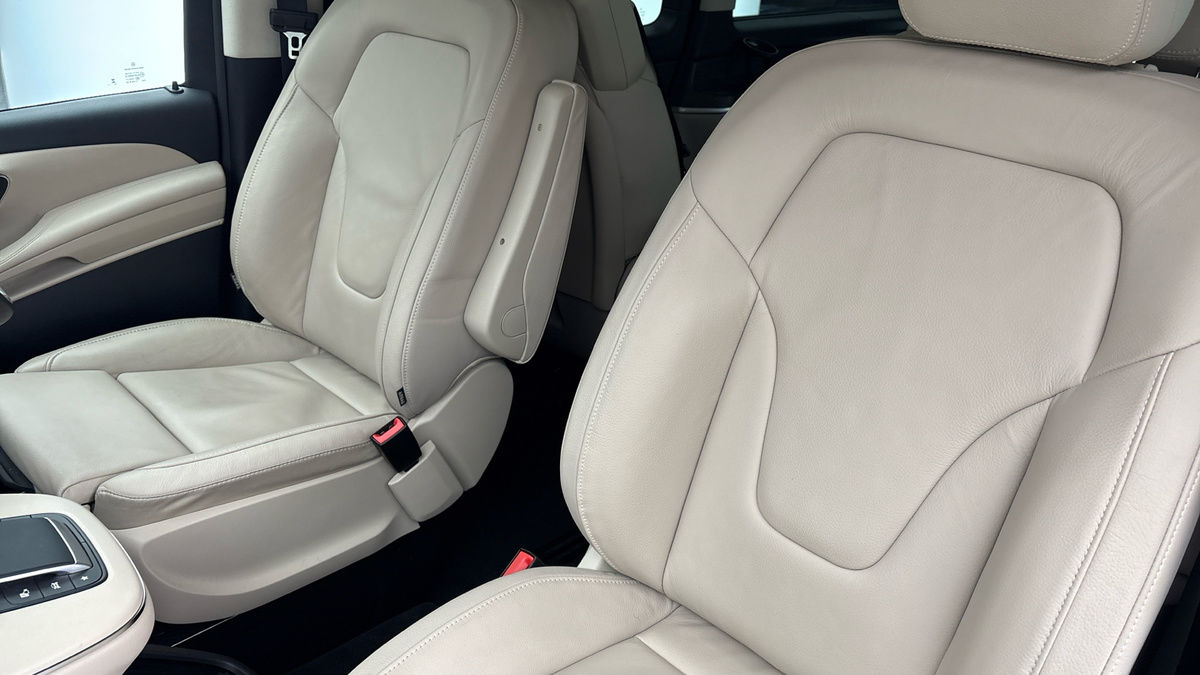 Mercedes-Benz V Class Image 7