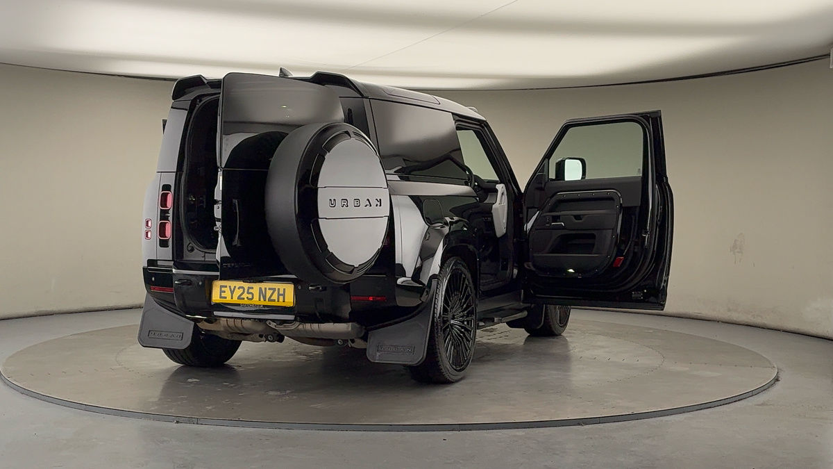 More views of Land Rover Defender 90