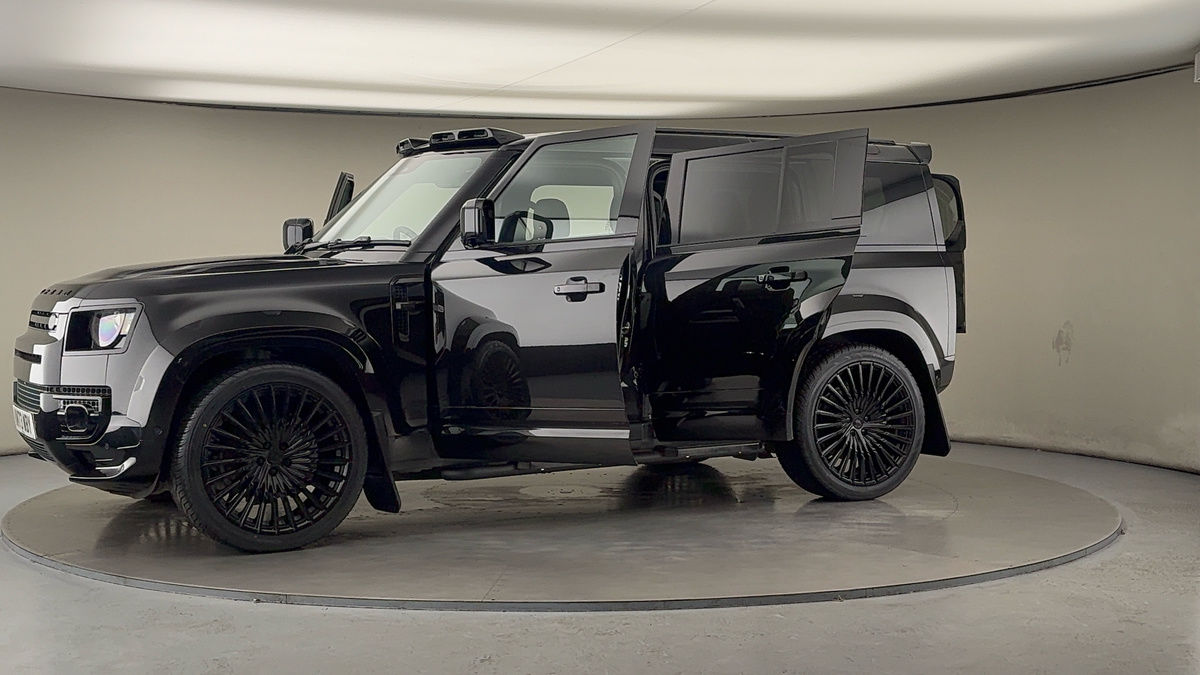 More views of Land Rover Defender 110