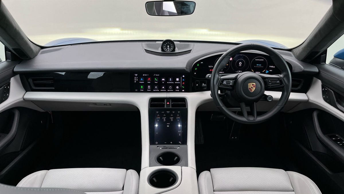 Porsche Taycan Image 12