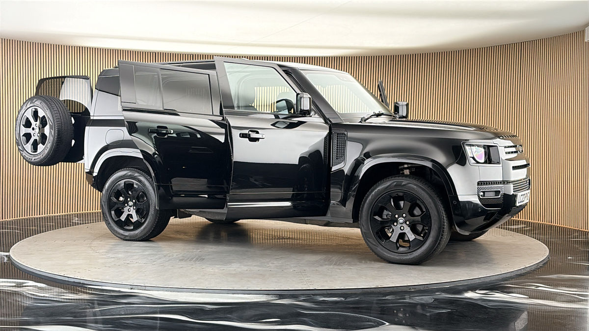More views of Land Rover Defender 110