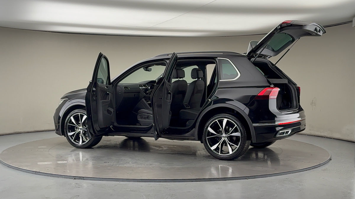 More views of Volkswagen Tiguan