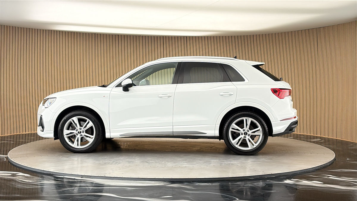 More views of Audi Q3