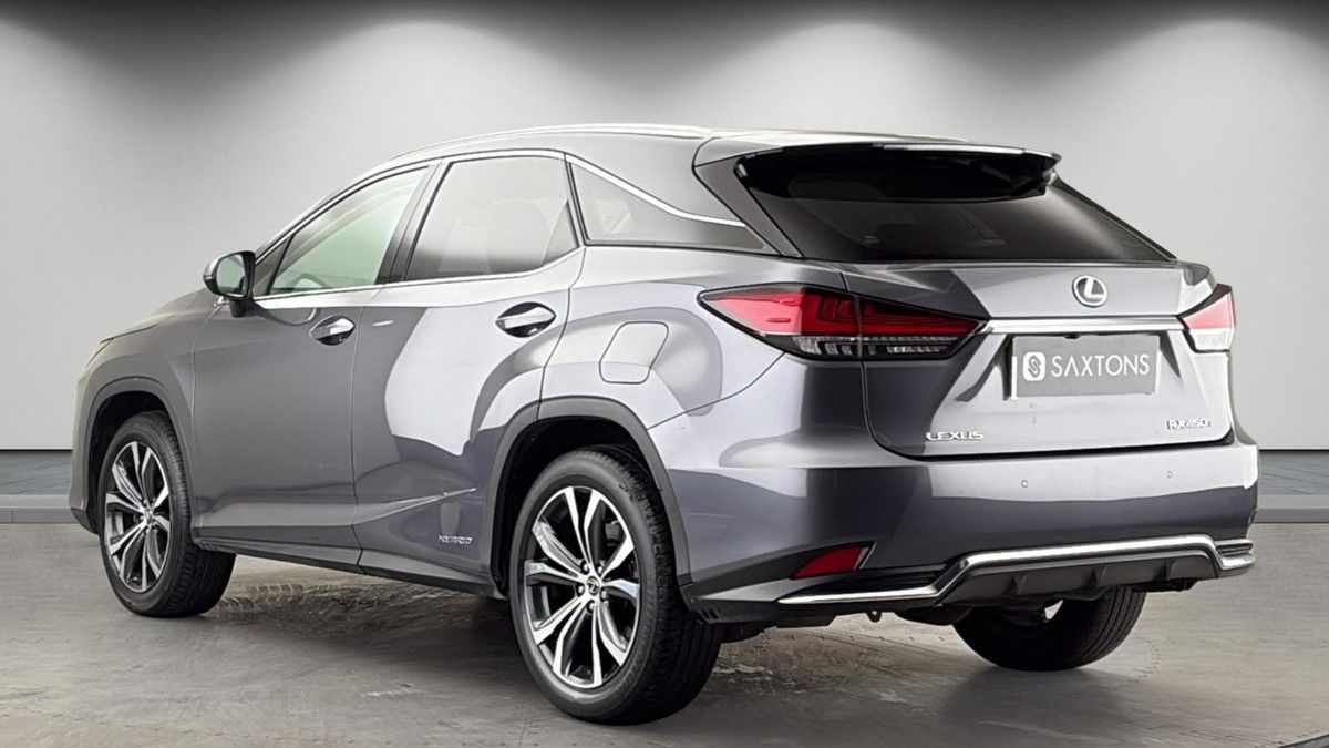 Lexus RX Image 2
