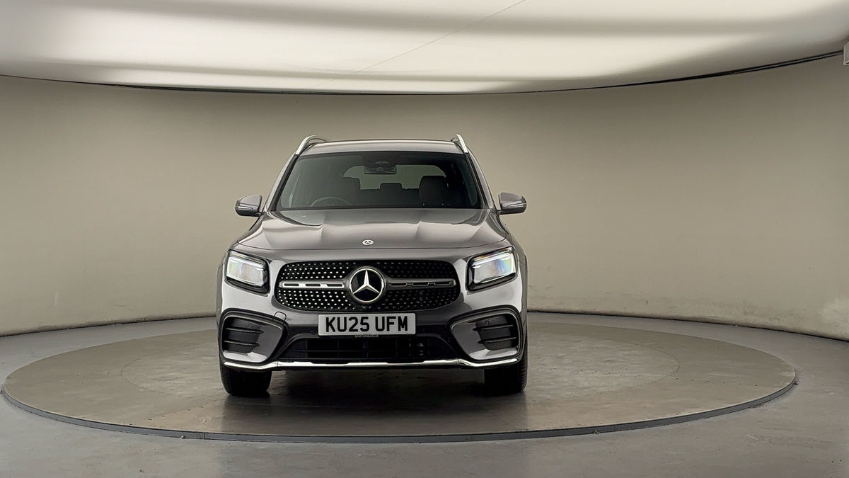Mercedes-Benz GLB Image 3