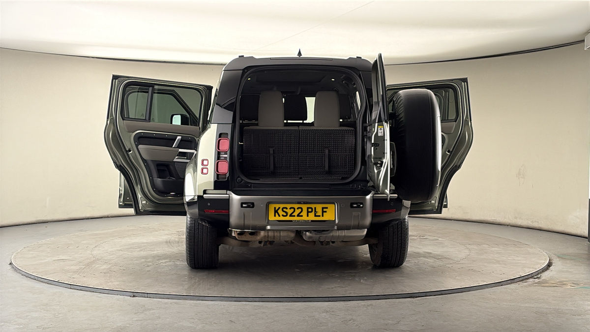 More views of Land Rover Defender 110