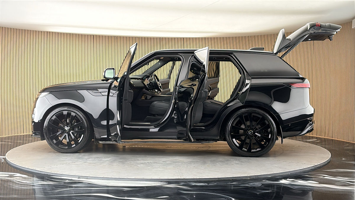 More views of Land Rover Range Rover Sport