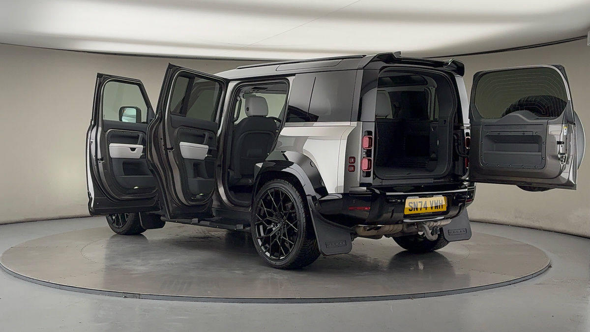 More views of Land Rover Defender 110