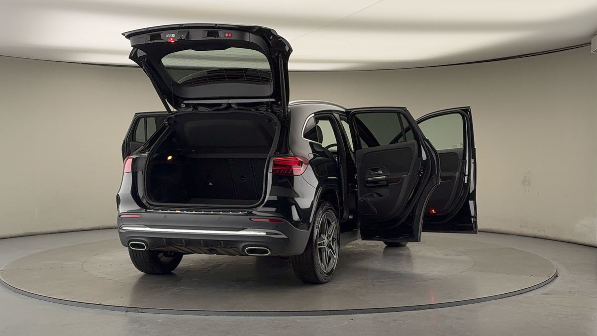 More views of Mercedes-Benz GLA