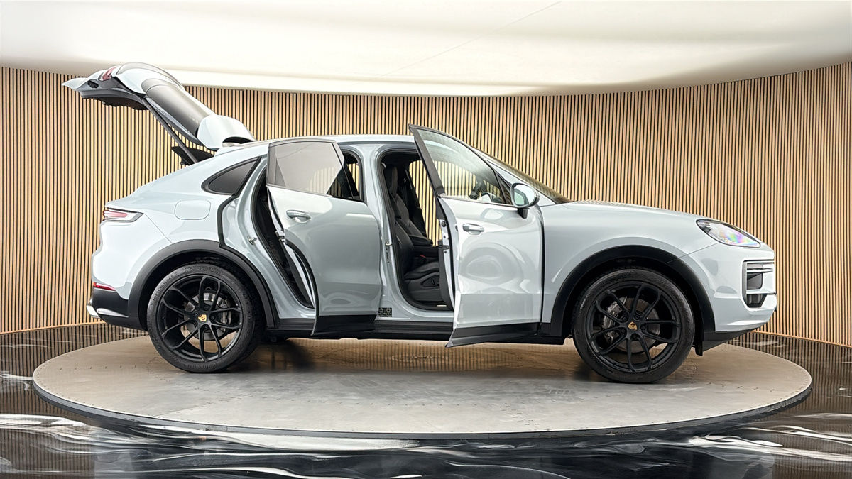 More views of Porsche Cayenne