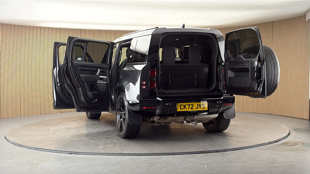 More views of Land Rover Defender 110