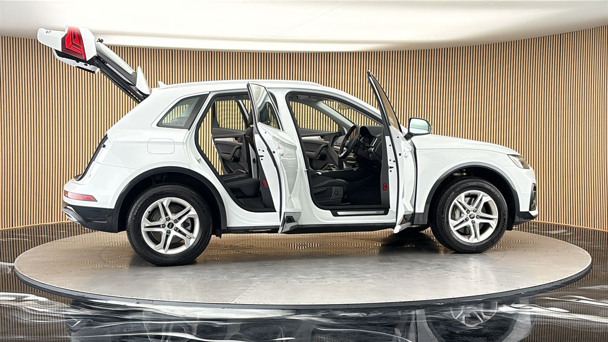 More views of Audi Q5