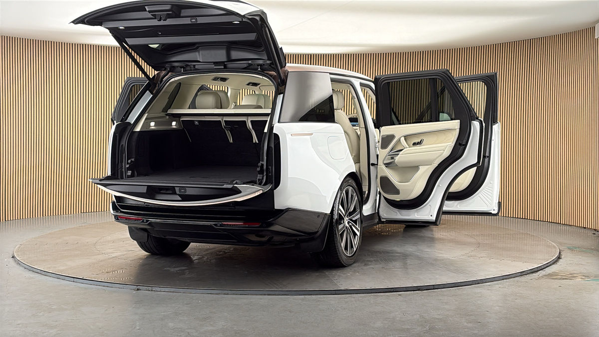 More views of Land Rover Range Rover