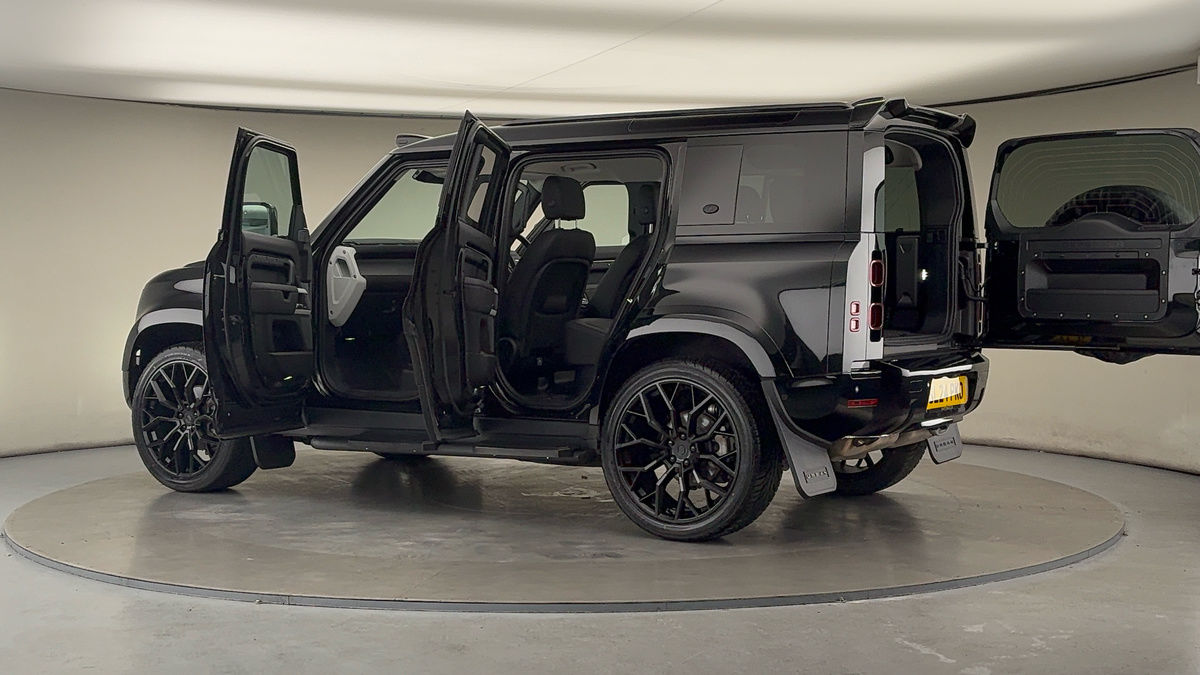 More views of Land Rover Defender 110