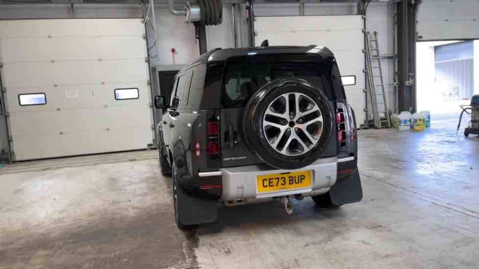 More views of Land Rover Defender 110