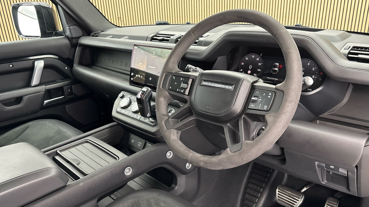 Land Rover Defender 90 Image 5