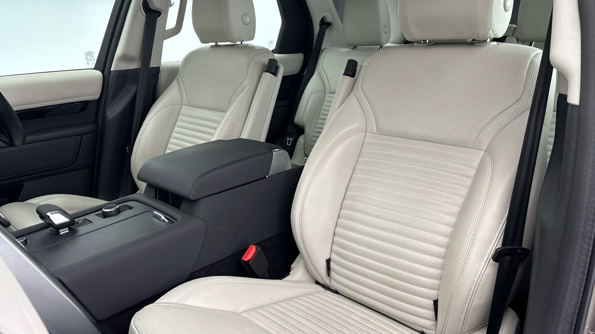 Land Rover Discovery Image 7