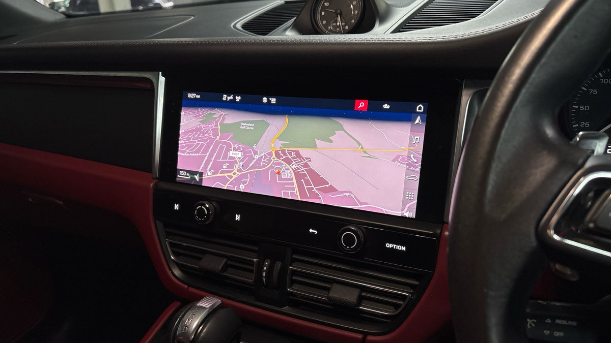 Porsche Macan Image 17