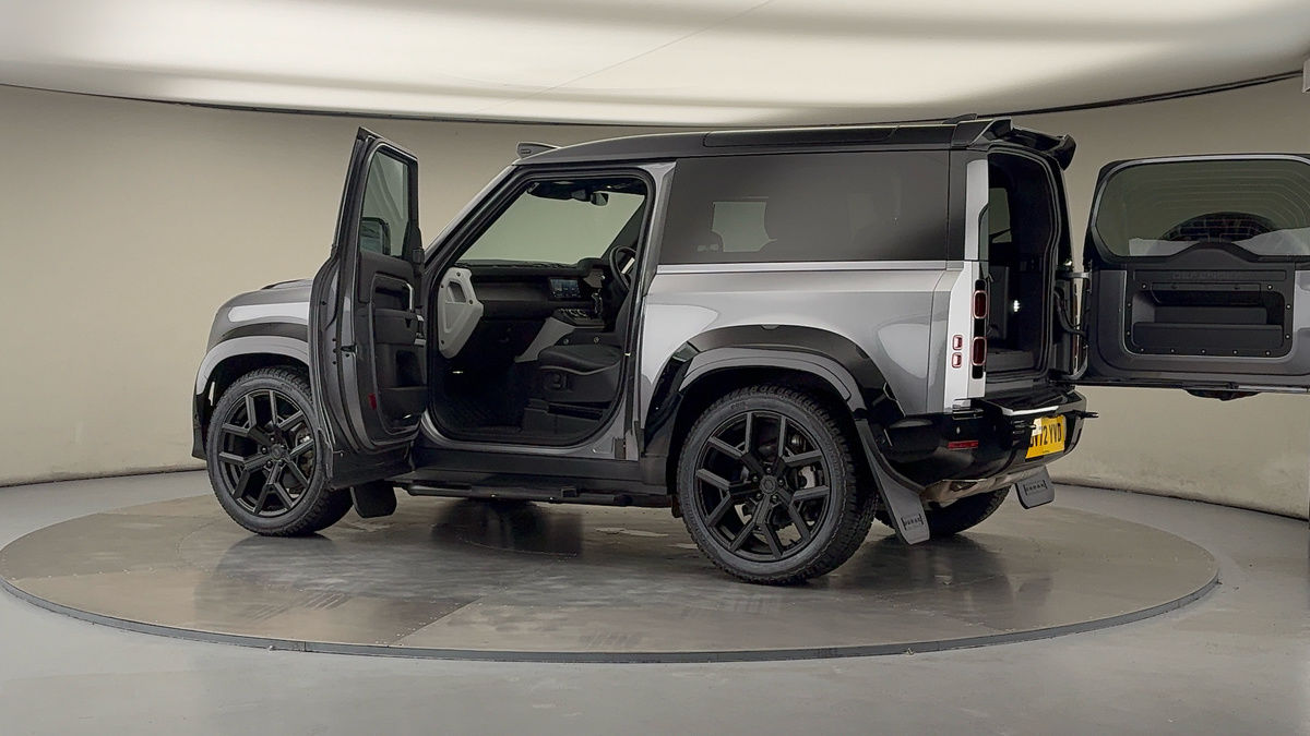 More views of Land Rover Defender 90