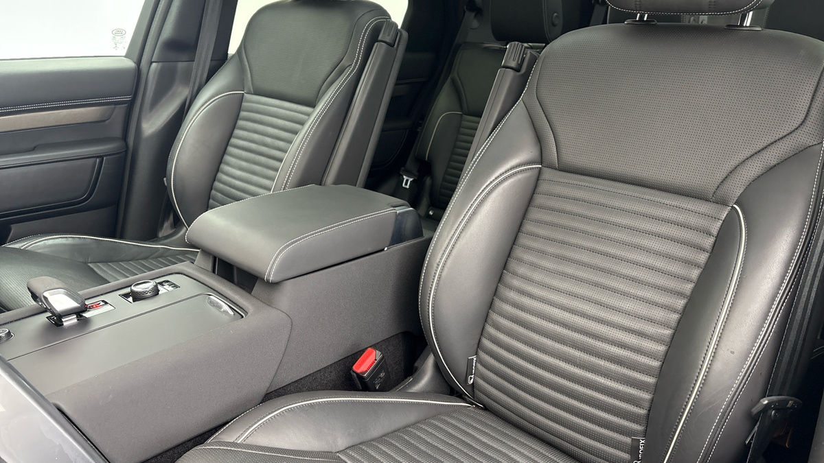 Land Rover Discovery Image 7