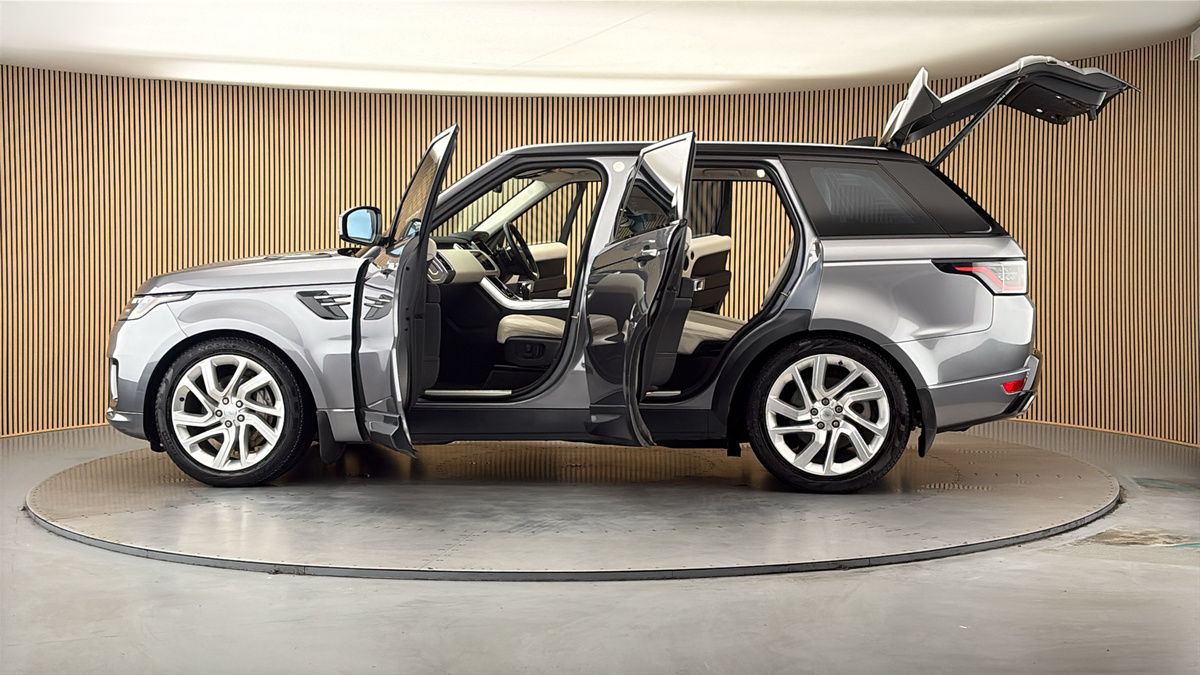 More views of Land Rover Range Rover Sport
