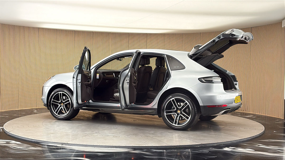 More views of Porsche Macan
