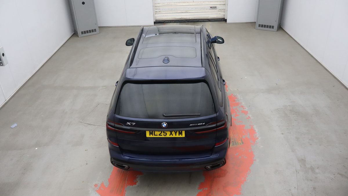 BMW X7 Image 8