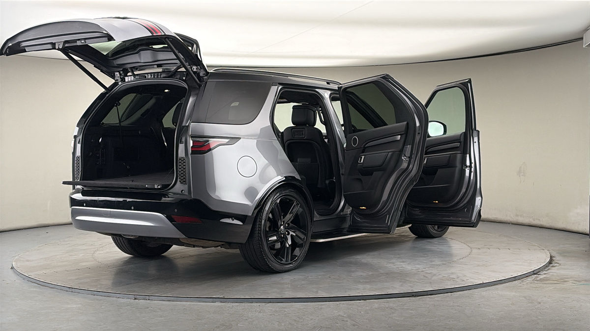 More views of Land Rover Discovery