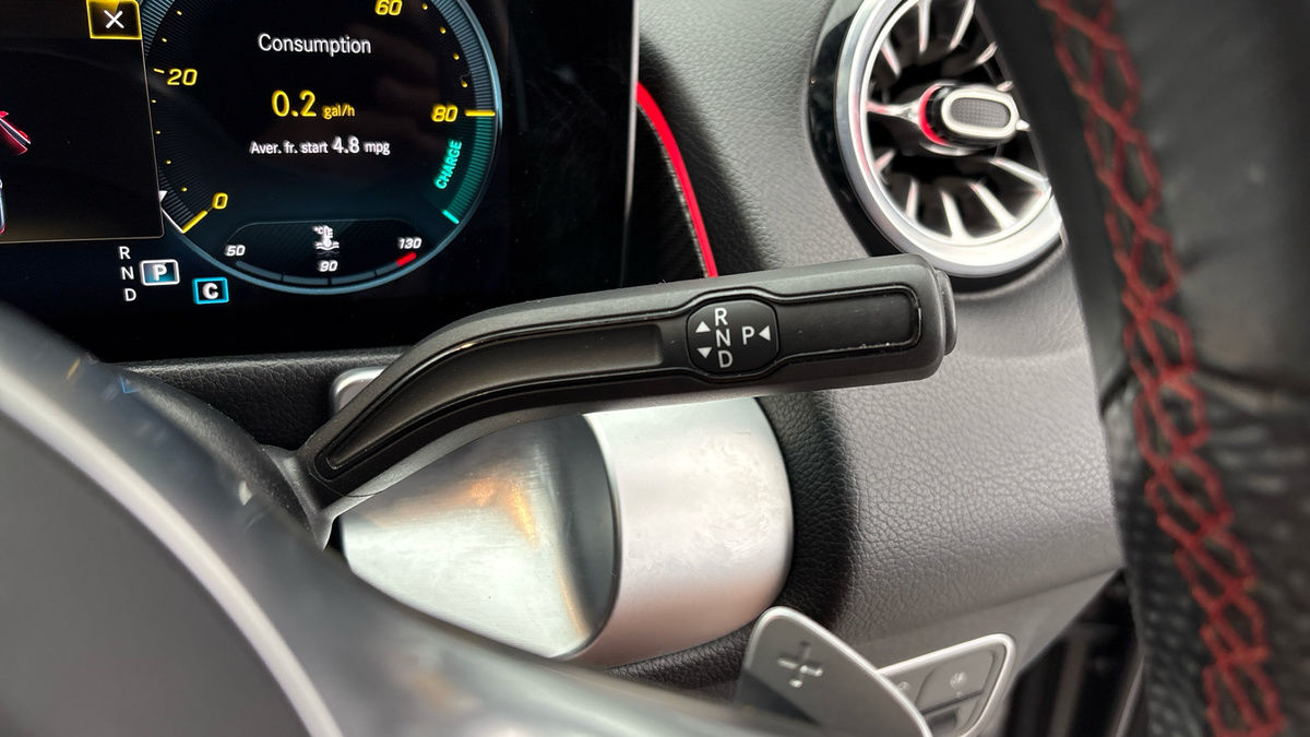 Mercedes-Benz GLB Image 29