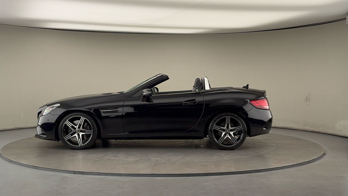 Mercedes-Benz SLC Image 15