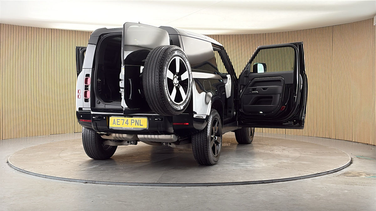 More views of Land Rover Defender 90
