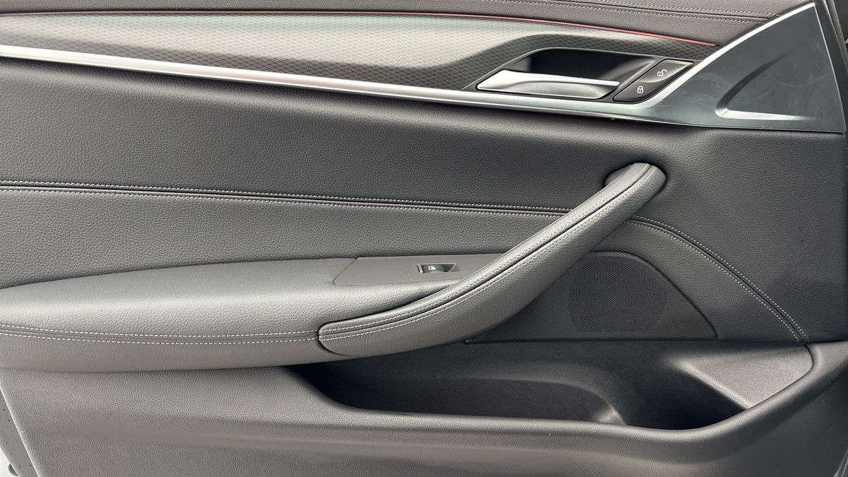 BMW 5 Series Image 19