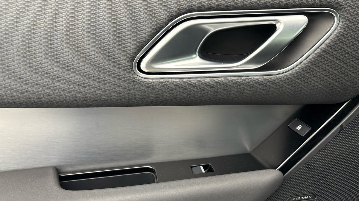 Land Rover Range Rover Velar Image 19