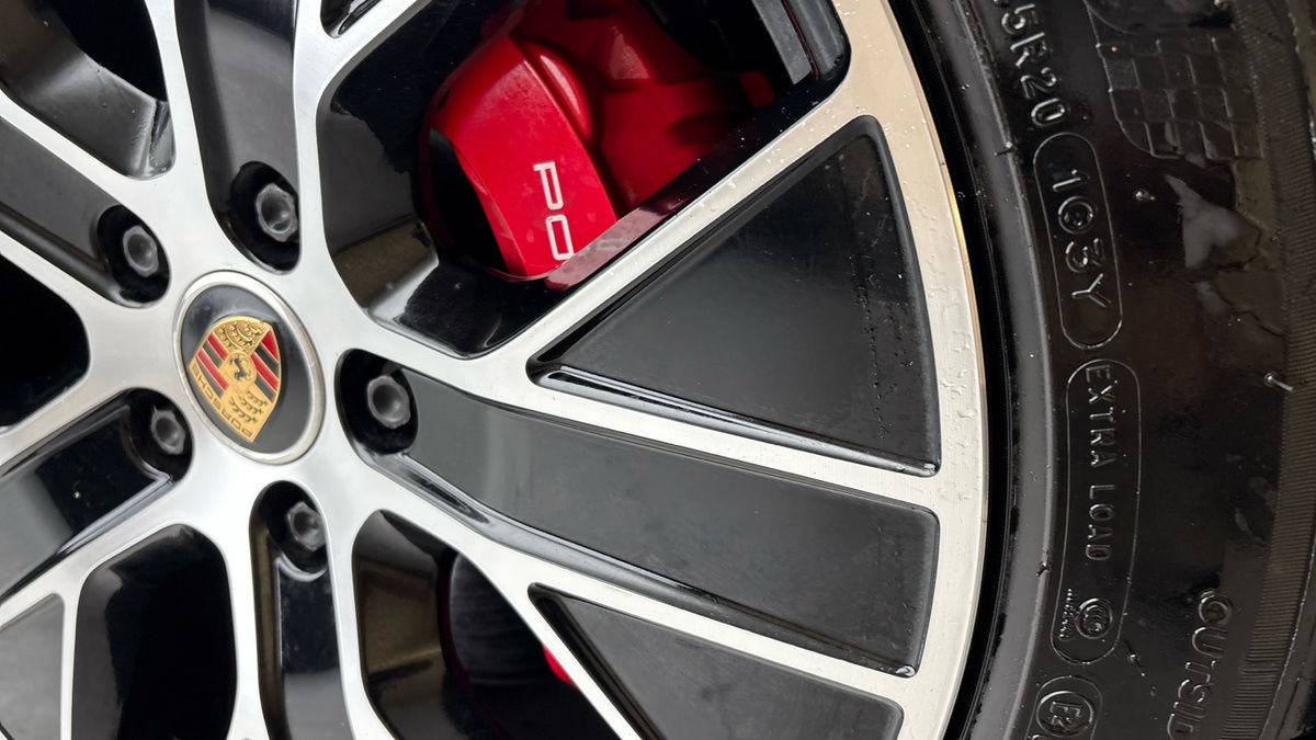 Porsche Taycan Image 30