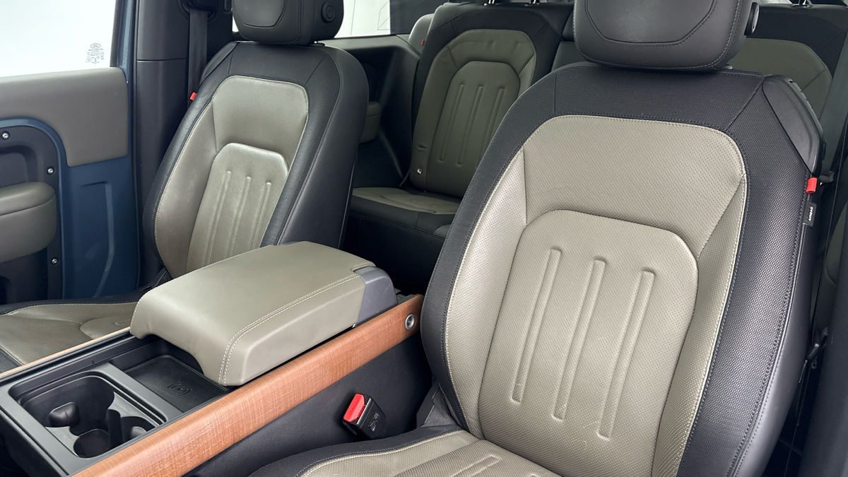 Land Rover Defender 90 Image 7