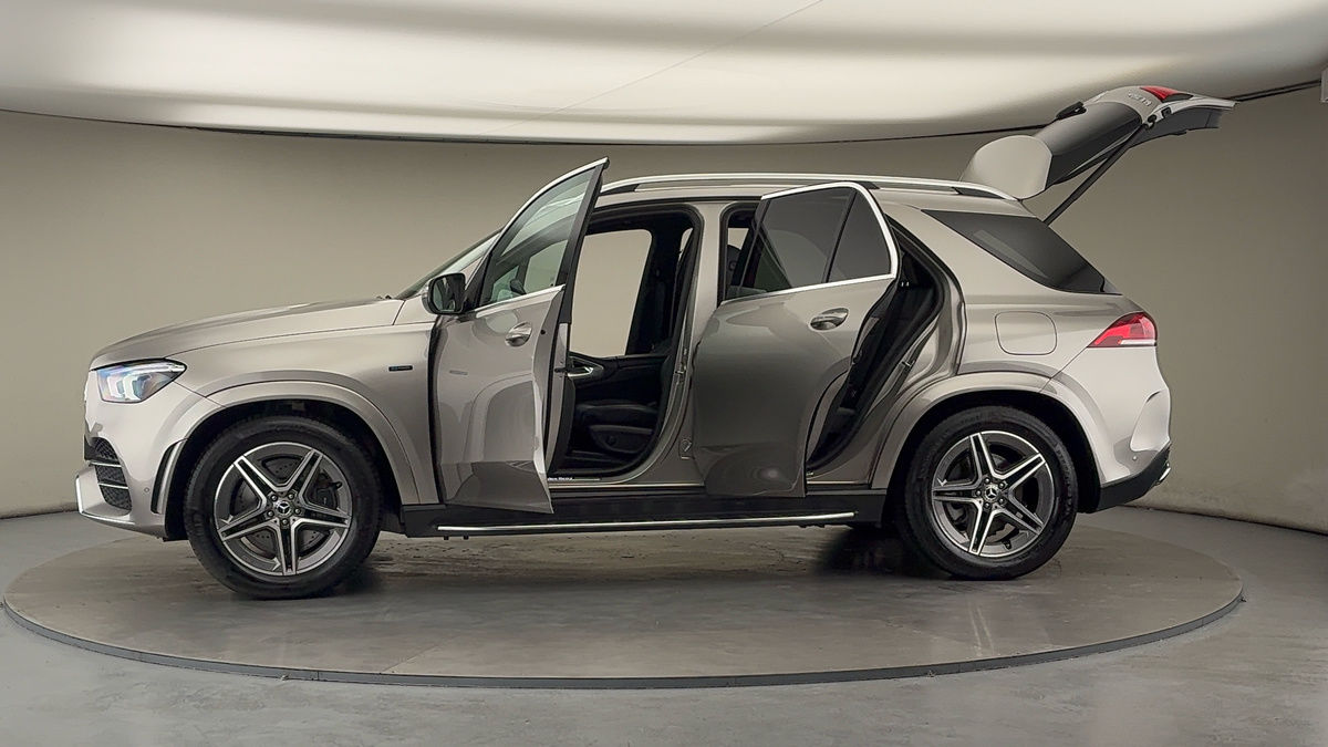 More views of Mercedes-Benz GLE