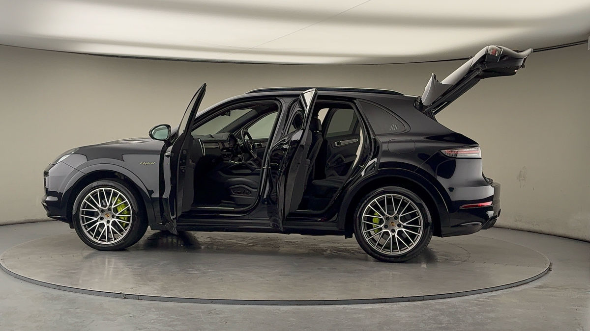 More views of Porsche Cayenne