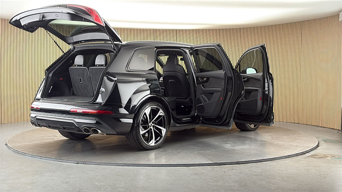 More views of Audi SQ7