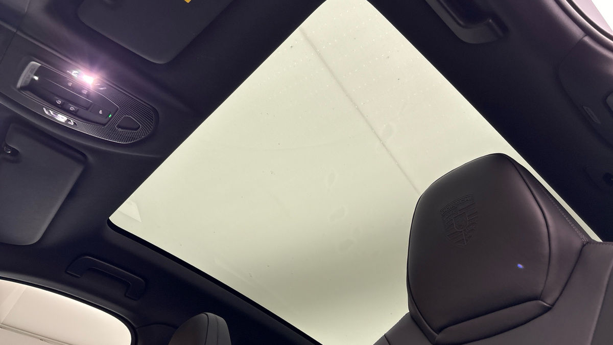 Porsche Cayenne Image 6