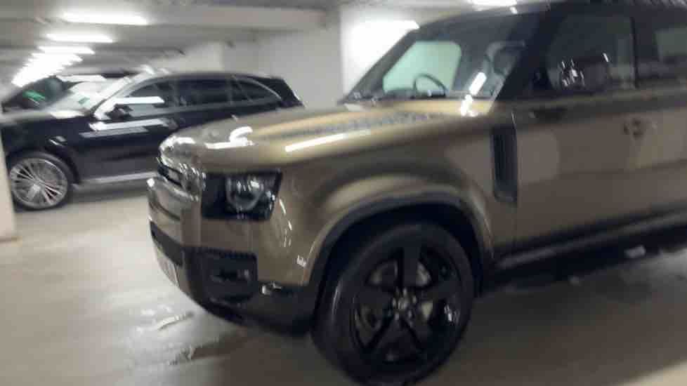 More views of Land Rover Defender 110