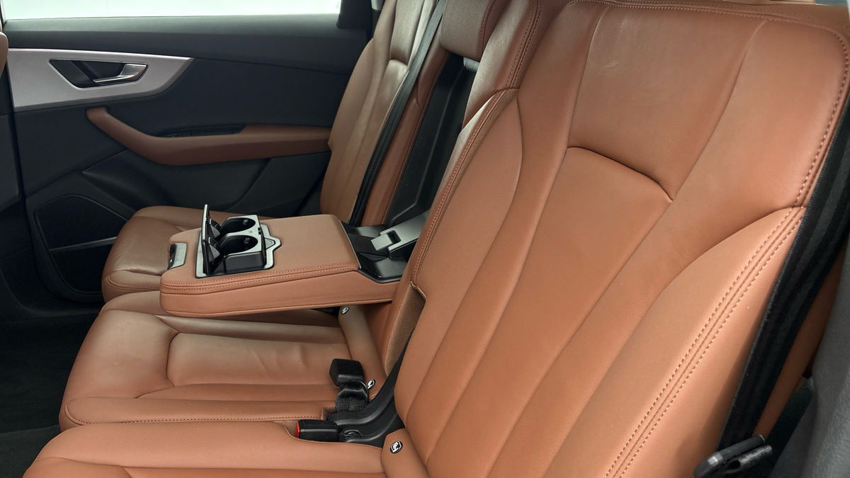 Audi Q7 Image 9