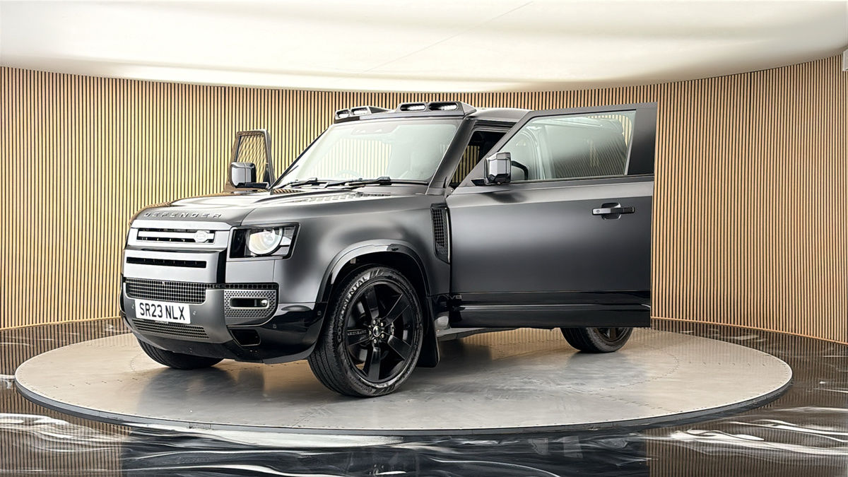 Land Rover Defender 90 Image 22
